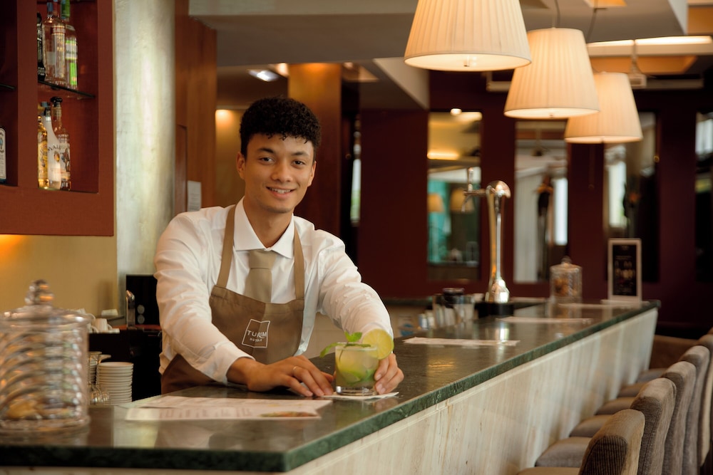 TURIM Europa Hotel — Restaurant & bars in Lisbon, Lisboa