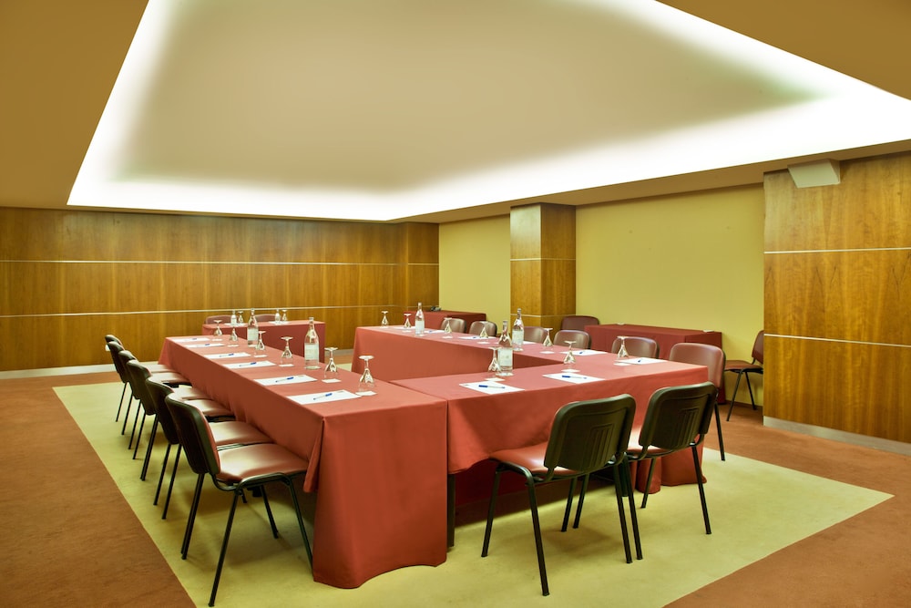 TURIM Europa Hotel — Restaurant & bars in Lisbon, Lisboa