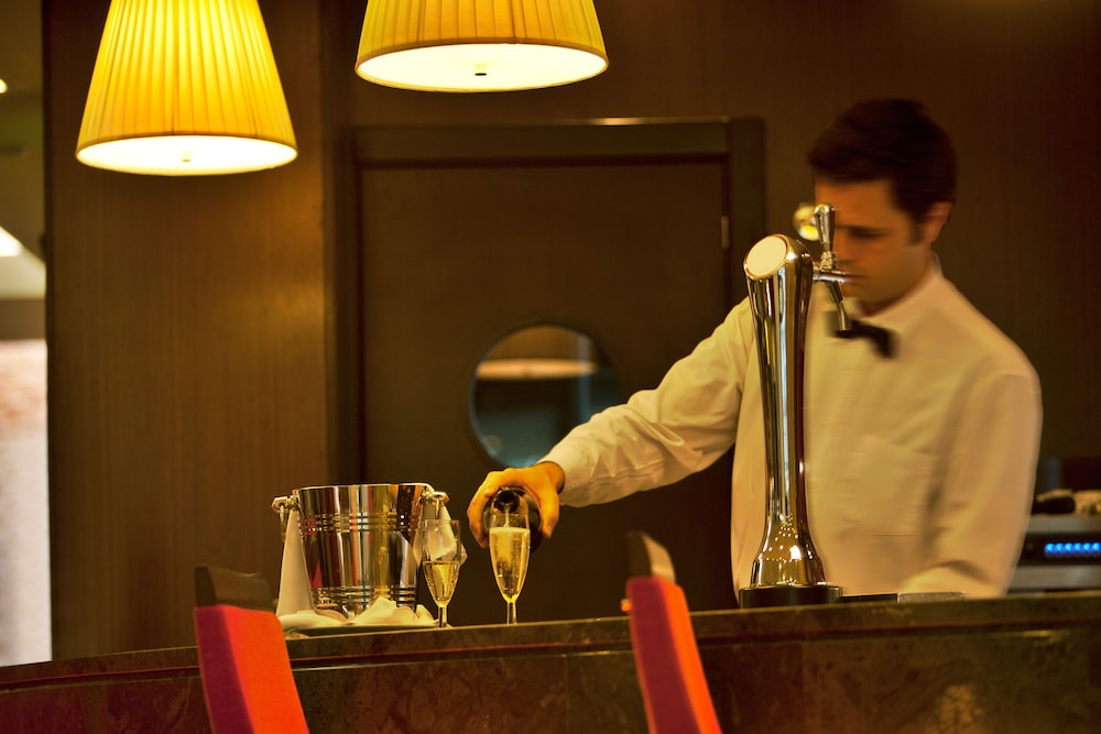 TURIM Ibéria Hotel — Restaurant & bars in Lisbon, Lisboa