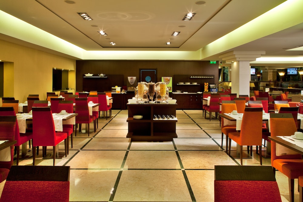 TURIM Ibéria Hotel — Restaurant & bars in Lisbon, Lisboa