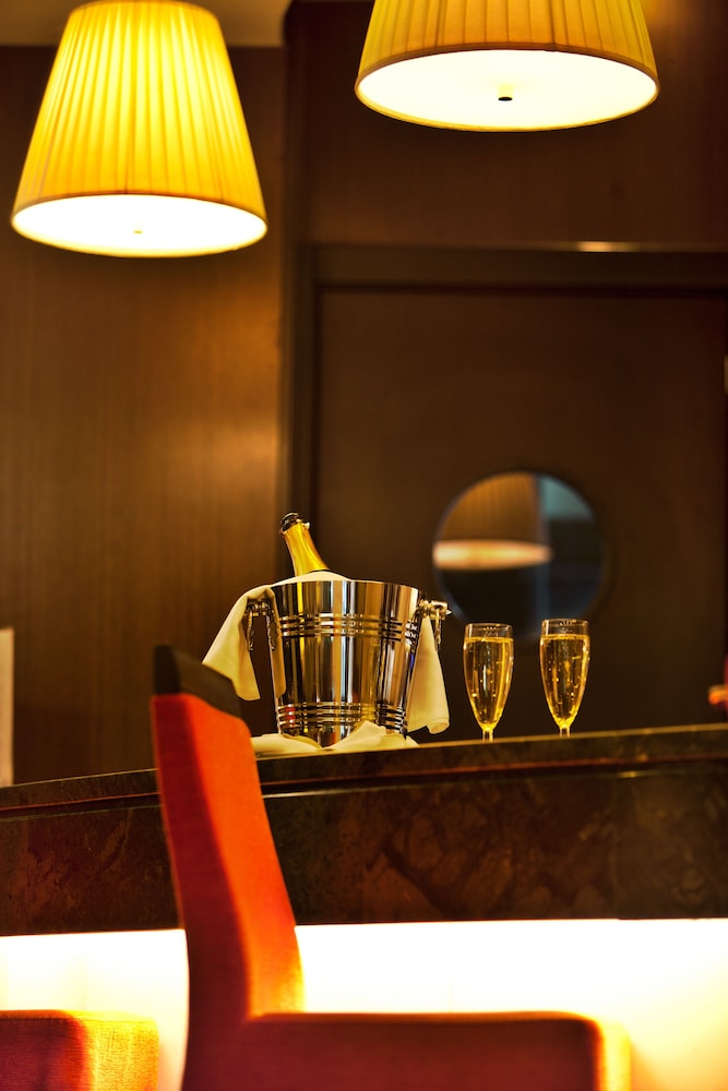 TURIM Ibéria Hotel — Restaurant & bars in Lisbon, Lisboa