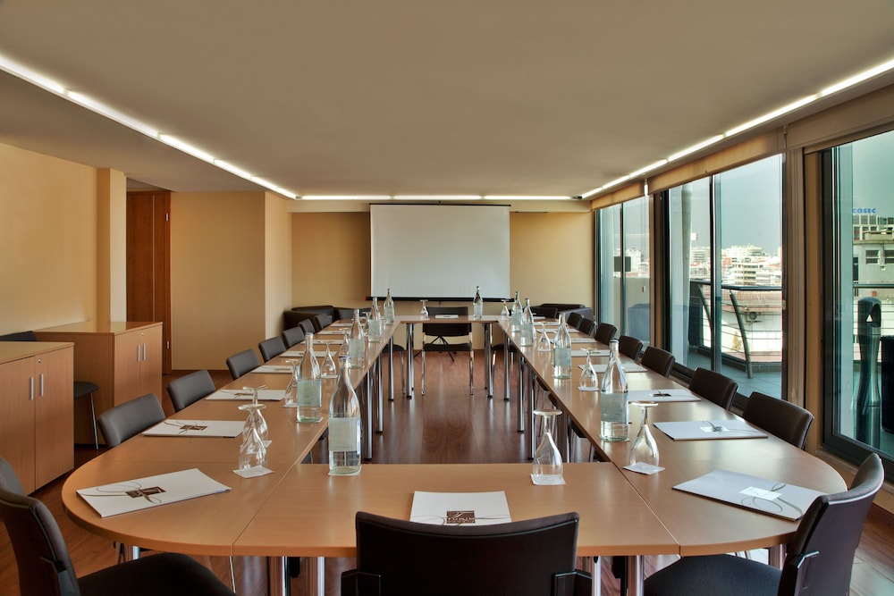 TURIM Ibéria Hotel — Hotel building in Lisbon, Lisboa