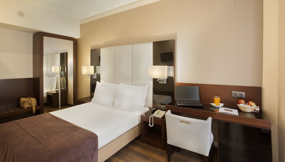 TURIM Restauradores Hotel — Hotel rooms in Lisbon, Lisboa