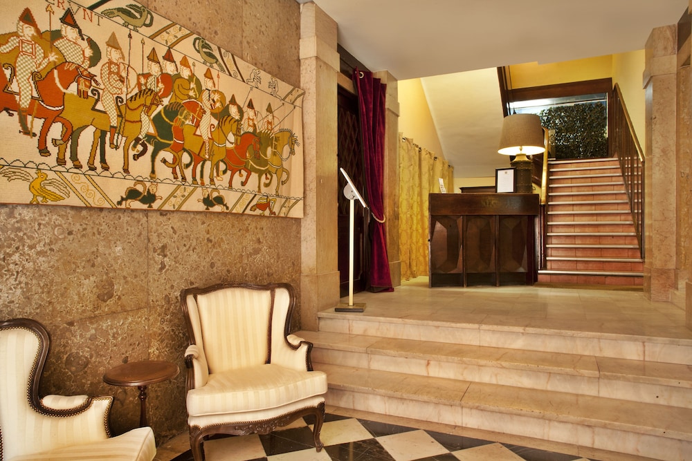 TURIM Restauradores Hotel — Hotel building in Lisbon, Lisboa