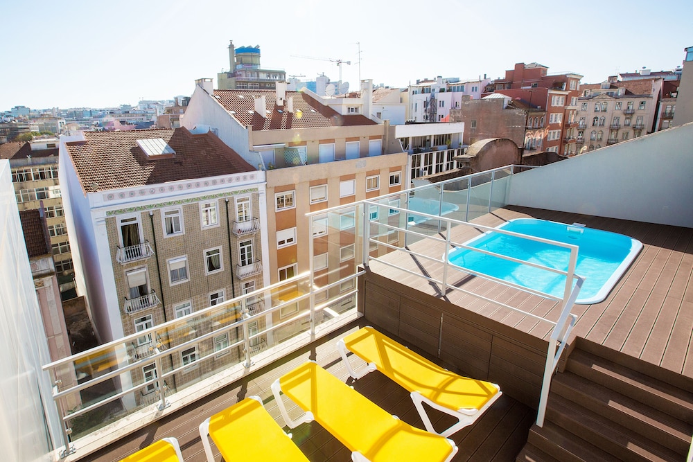 Hotel 3K Madrid — Swimming pool in Lisbon, Lisboa