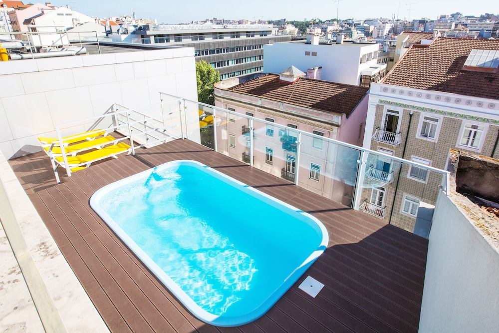 Hotel 3K Madrid — Swimming pool in Lisbon, Lisboa