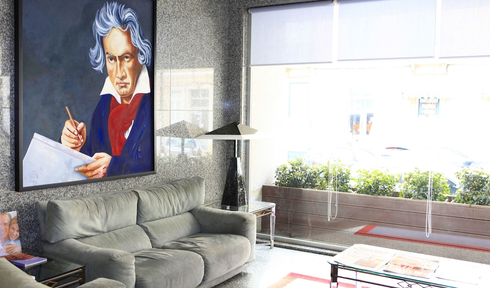 Hotel 3K Madrid — Hotel building in Lisbon, Lisboa