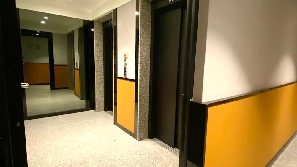 Hotel 3K Madrid — Hotel building in Lisbon, Lisboa