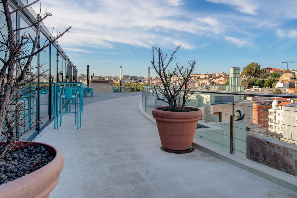 VIP Executive Eden Aparthotel — Restaurant & bars in Lisbon, Lisboa