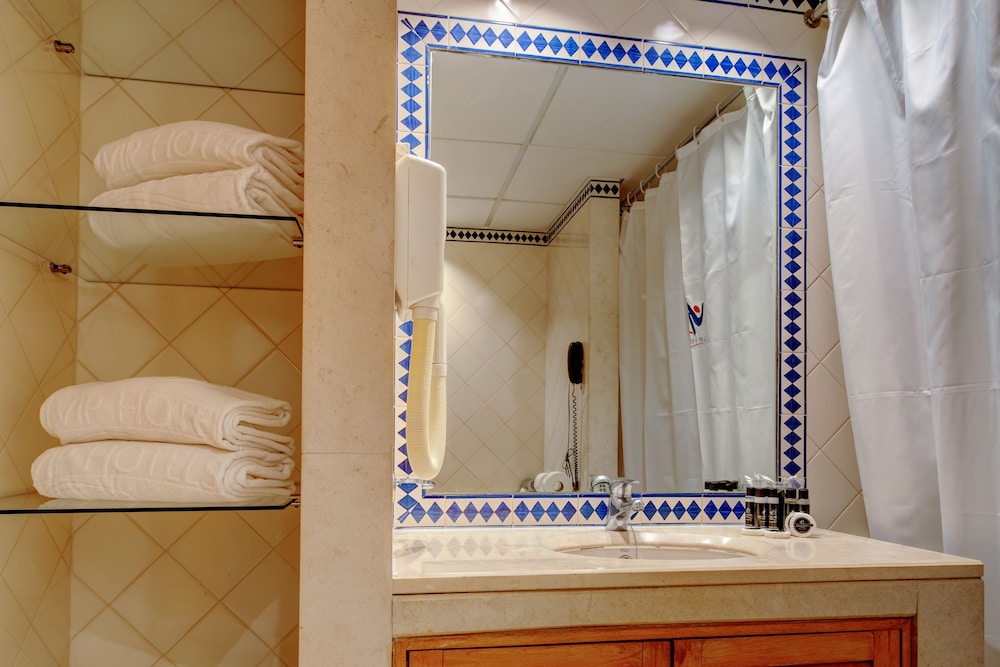 VIP Executive Eden Aparthotel — Hotel rooms in Lisbon, Lisboa