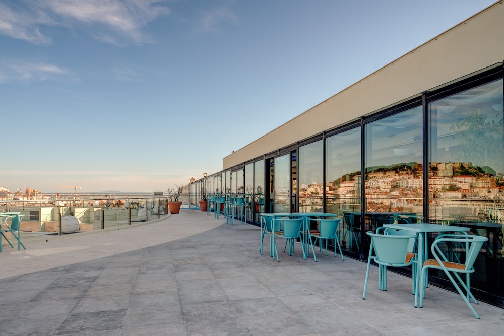 VIP Executive Eden Aparthotel — Restaurant & bars in Lisbon, Lisboa