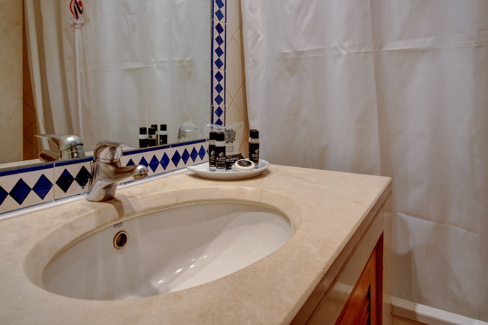VIP Executive Eden Aparthotel — Hotel rooms in Lisbon, Lisboa