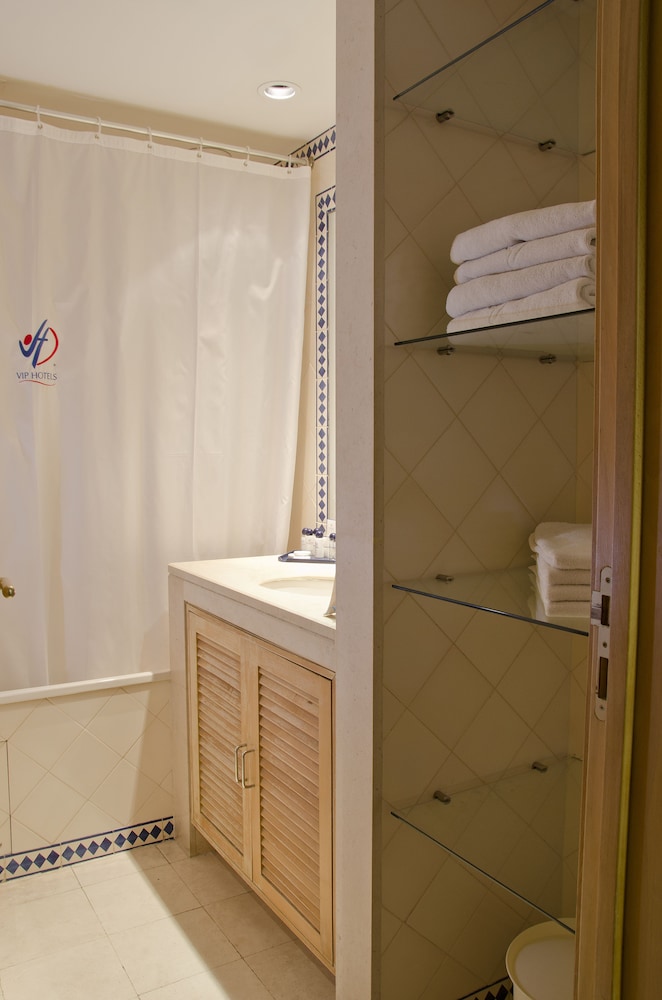 VIP Executive Eden Aparthotel — Hotel rooms in Lisbon, Lisboa