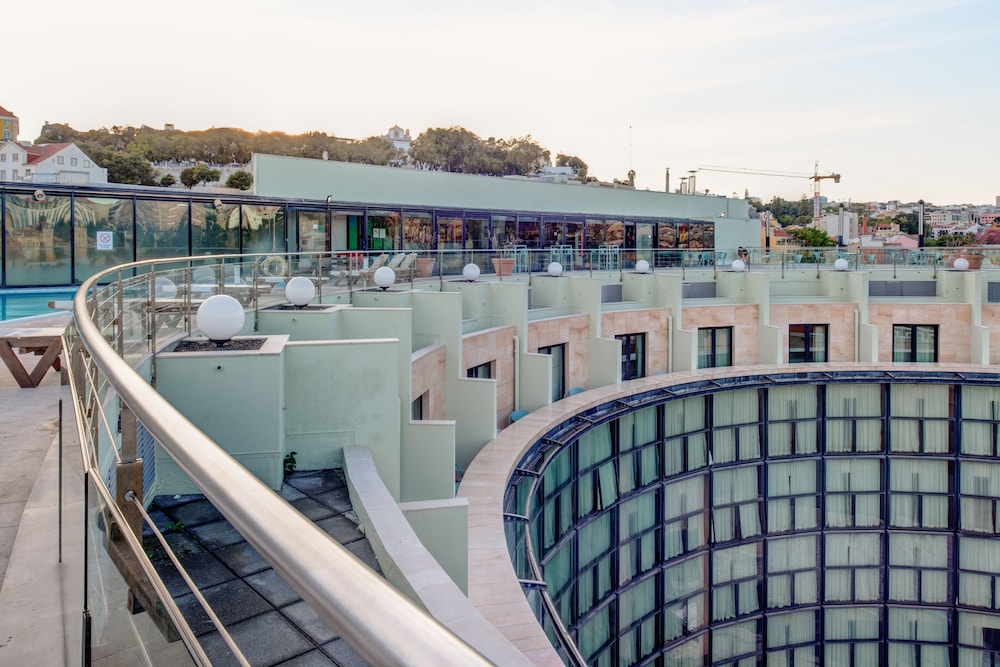 VIP Executive Eden Aparthotel — Hotel building in Lisbon, Lisboa