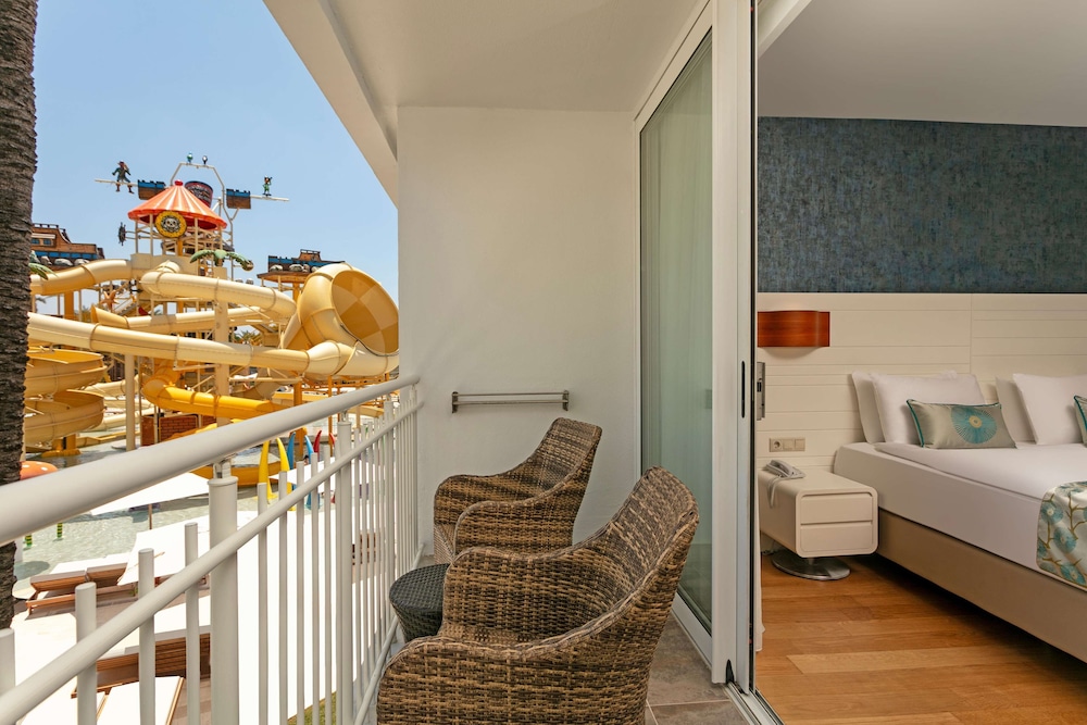 Titanic Deluxe Lara - All inclusive — Rooms in Lara