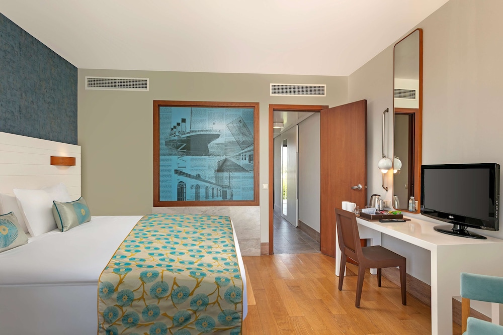 Titanic Deluxe Lara - All inclusive — Rooms in Lara