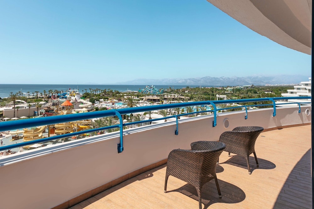 Titanic Deluxe Lara - All inclusive — View in Lara