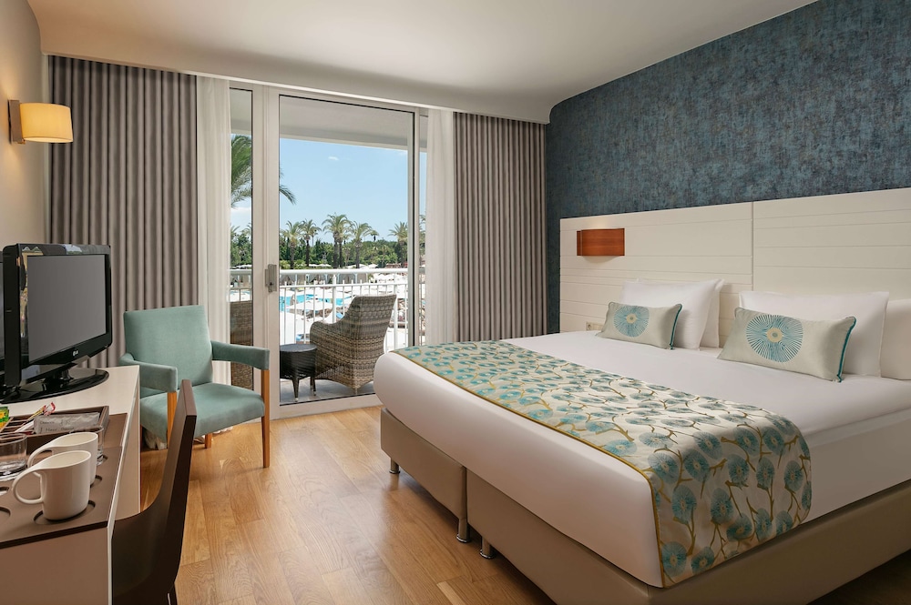 Titanic Deluxe Lara - All inclusive — Rooms in Lara