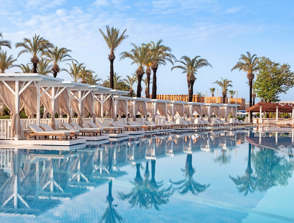 Titanic Deluxe Lara - All inclusive — Pool in Lara