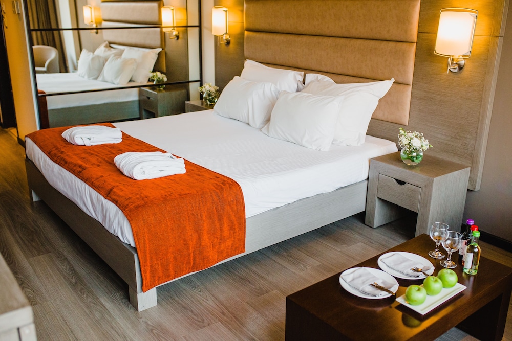 Napa Plaza Hotel - Adults Only — Hotel rooms in Ayia Napa, Famagusta Region