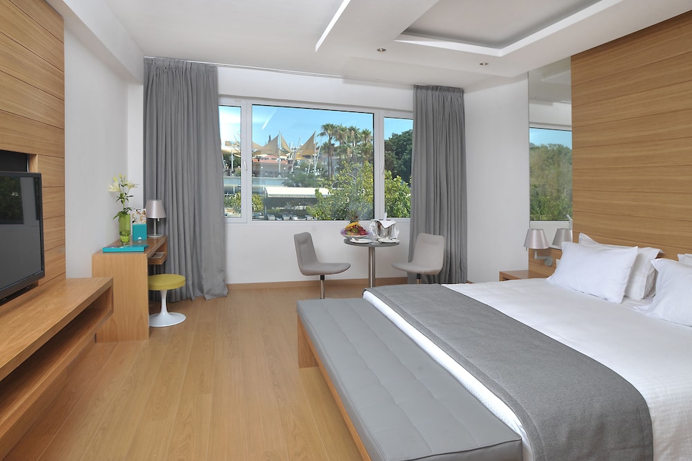 Napa Plaza Hotel - Adults Only — Hotel rooms in Ayia Napa, Famagusta Region