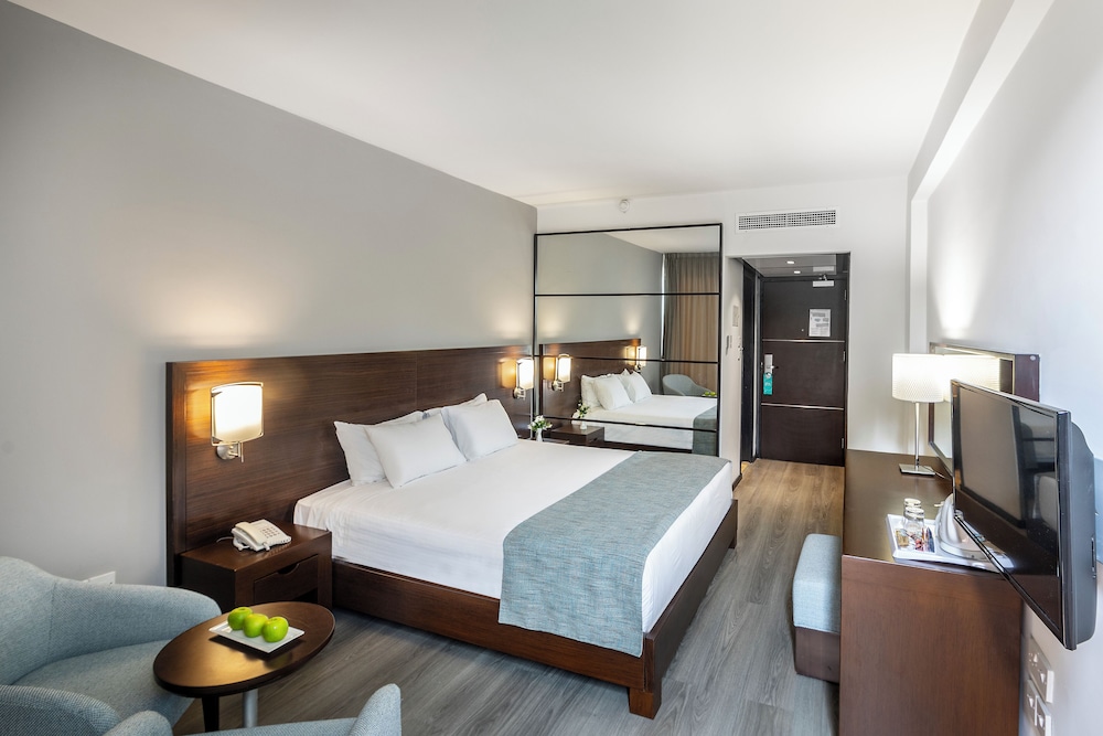Napa Plaza Hotel - Adults Only — Hotel rooms in Ayia Napa, Famagusta Region