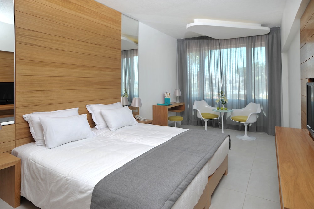 Napa Plaza Hotel - Adults Only — Hotel rooms in Ayia Napa, Famagusta Region