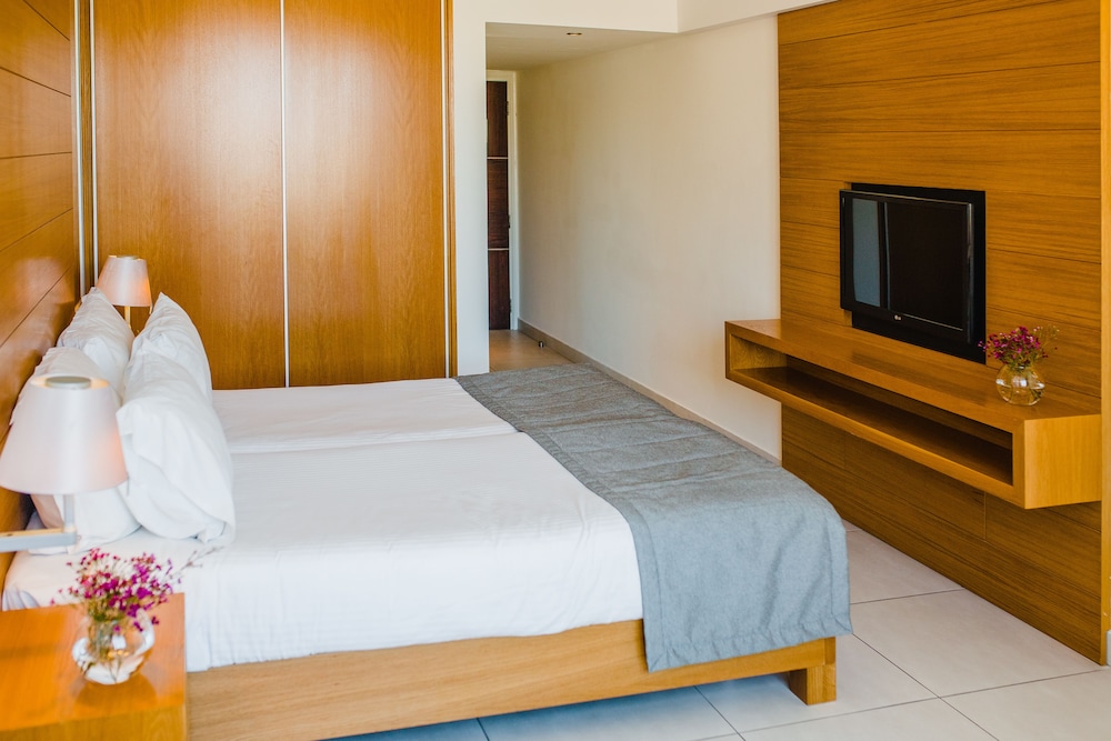 Napa Plaza Hotel - Adults Only — Hotel rooms in Ayia Napa, Famagusta Region