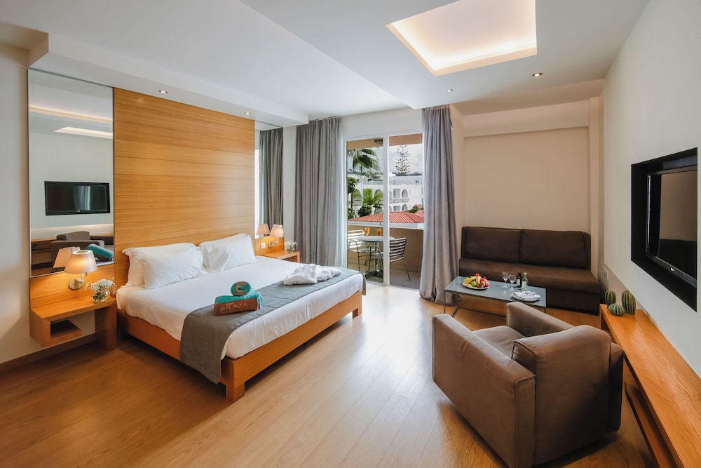 Napa Plaza Hotel - Adults Only — Hotel rooms in Ayia Napa, Famagusta Region
