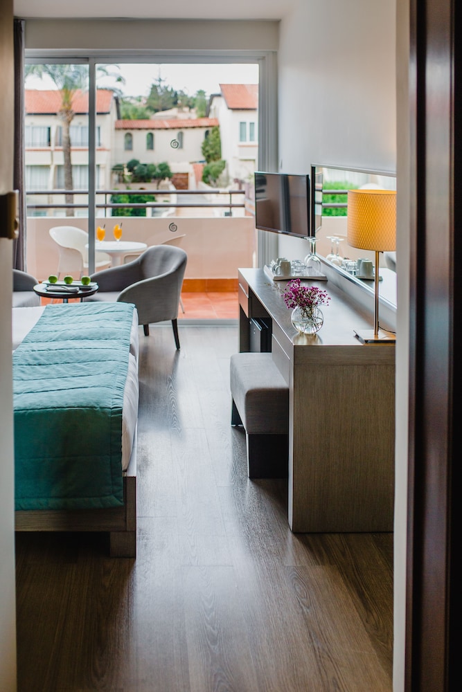 Napa Plaza Hotel - Adults Only — Hotel rooms in Ayia Napa, Famagusta Region
