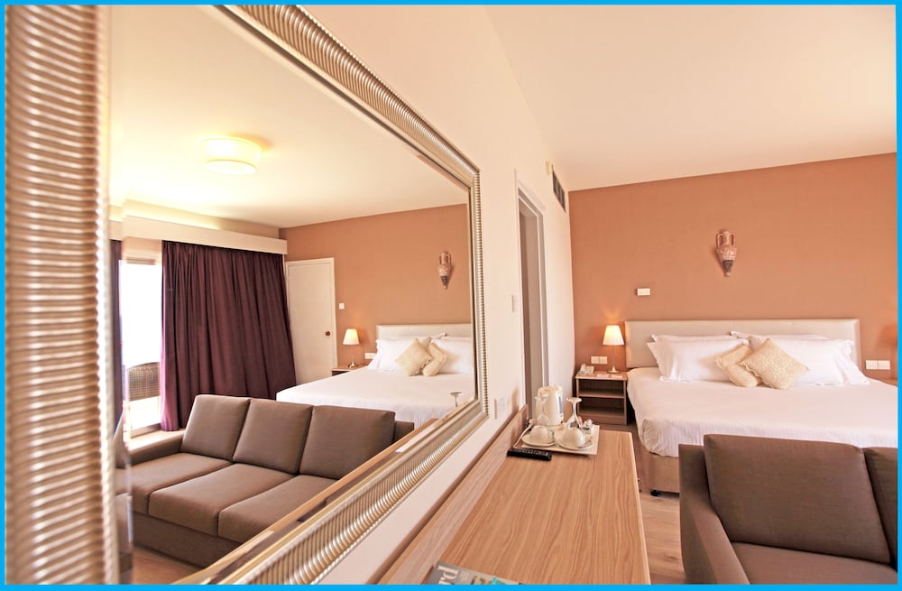Poseidonia Beach Hotel — Hotel rooms in Limassol, Limassol Region