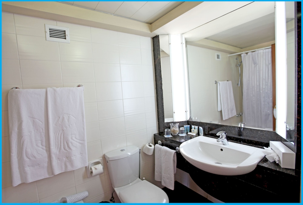Poseidonia Beach Hotel — Hotel rooms in Limassol, Limassol Region