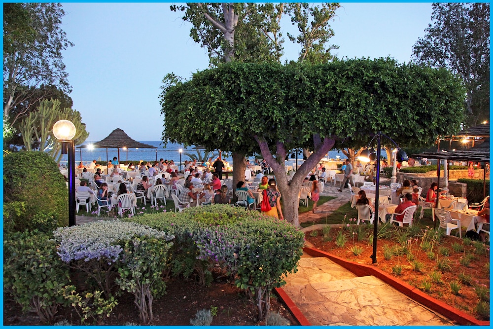 Poseidonia Beach Hotel — Restaurant & bars in Limassol, Limassol Region
