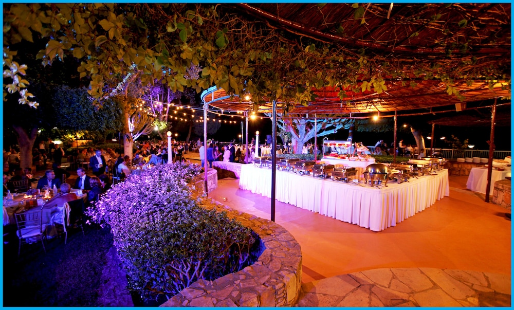 Poseidonia Beach Hotel — Restaurant & bars in Limassol, Limassol Region