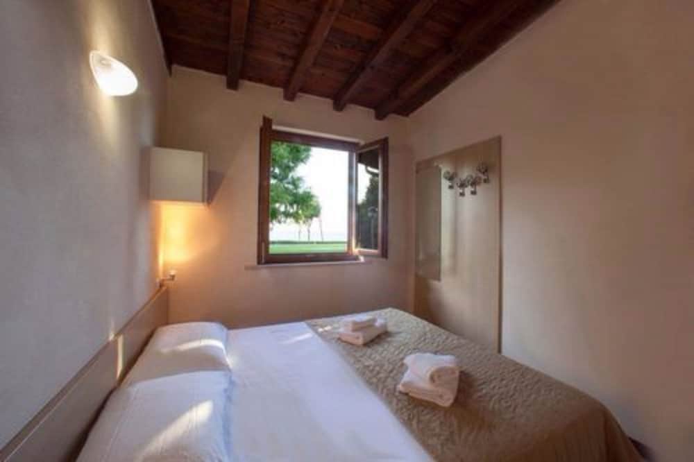 The Garda Village — Hotel rooms in Sirmione, Lombardy