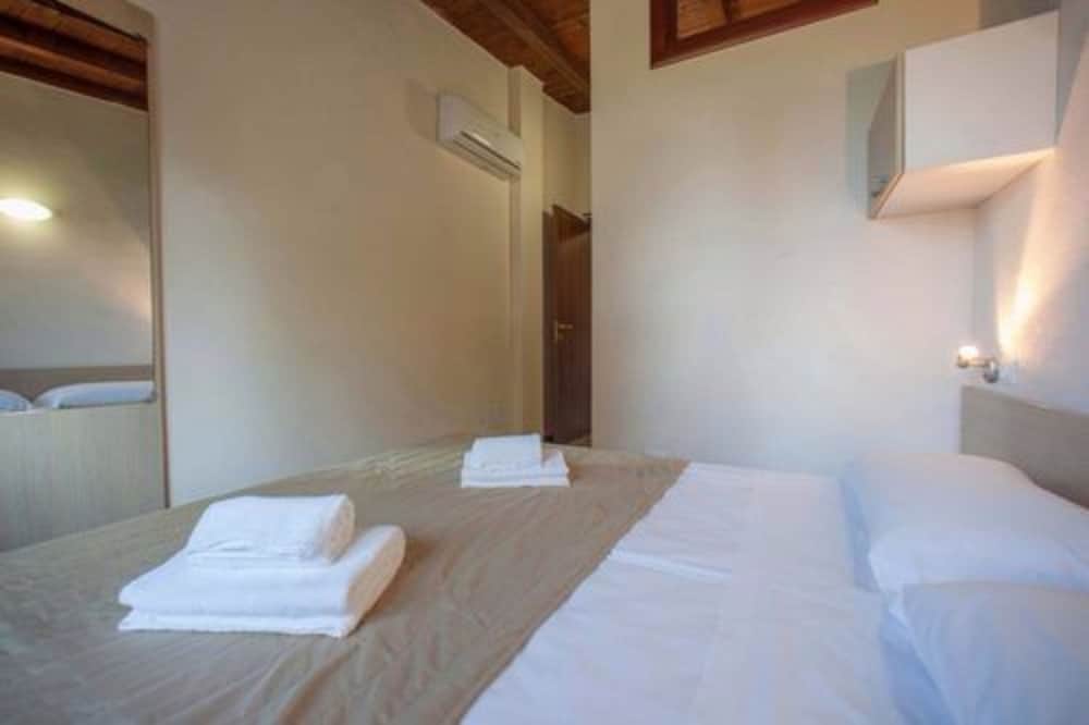 The Garda Village — Hotel rooms in Sirmione, Lombardy