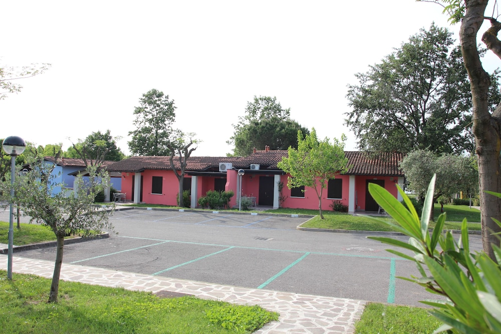 The Garda Village — Hotel building in Sirmione, Lombardy