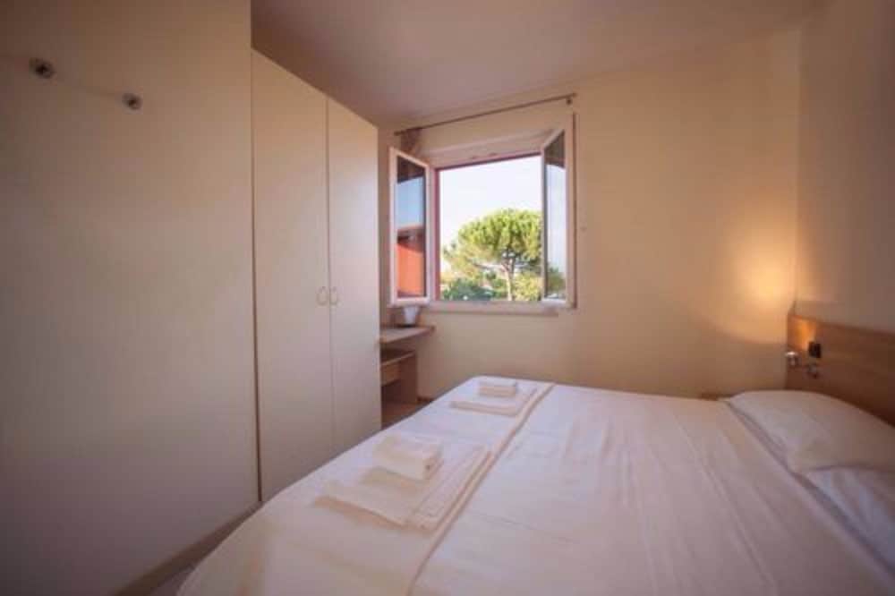 The Garda Village — Hotel rooms in Sirmione, Lombardy