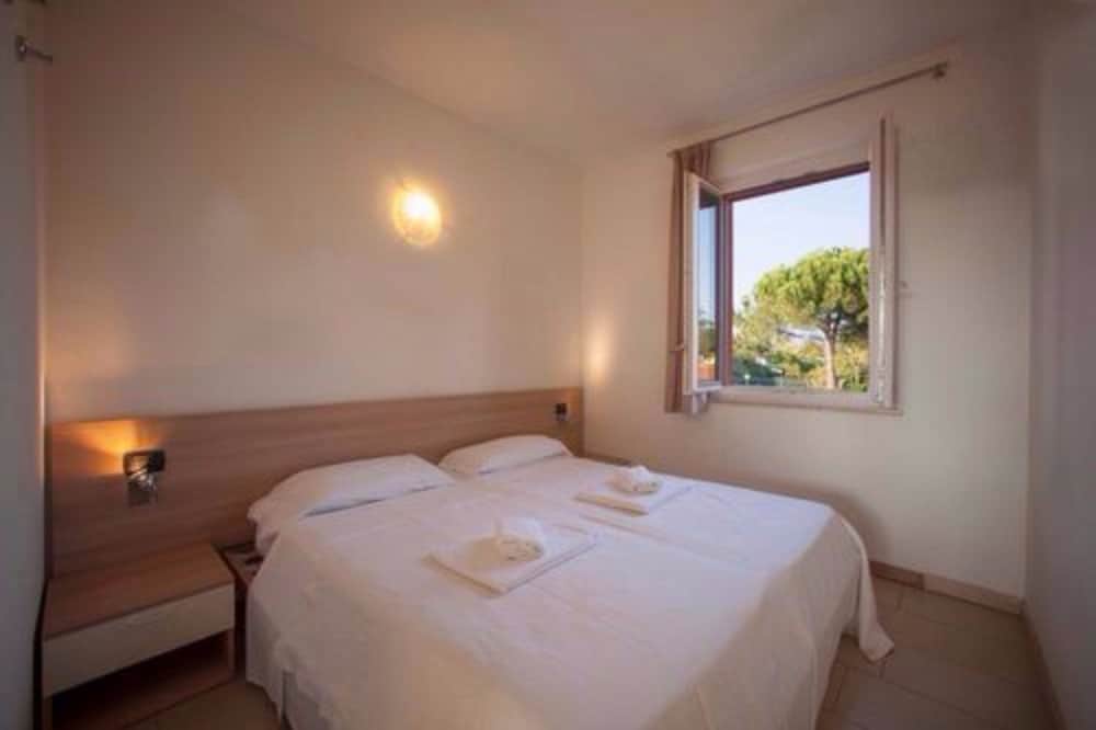 The Garda Village — Hotel rooms in Sirmione, Lombardy