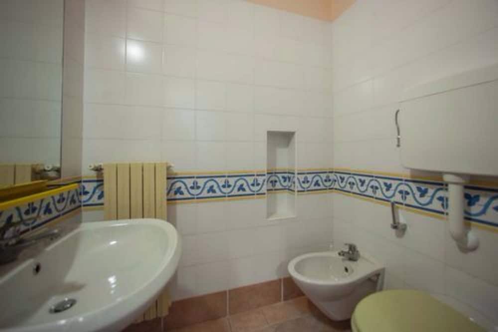 The Garda Village — Hotel rooms in Sirmione, Lombardy