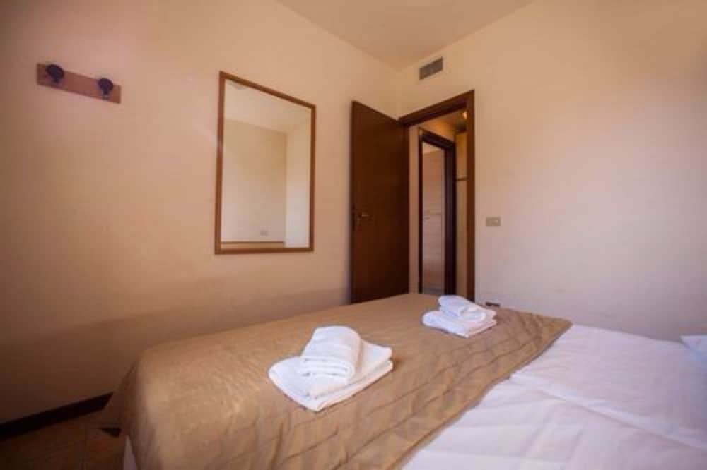 The Garda Village — Hotel rooms in Sirmione, Lombardy