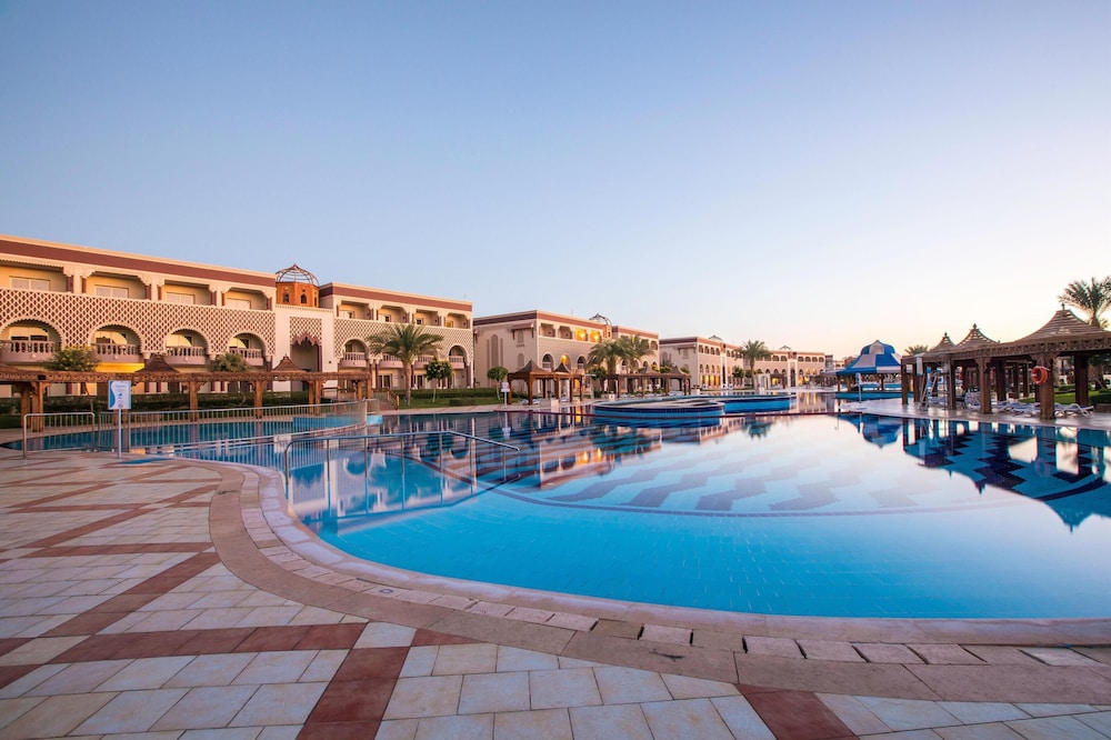 Sunrise Sentido Mamlouk Palace - All inclusive — Swimming pool in Hurghada, Red Sea