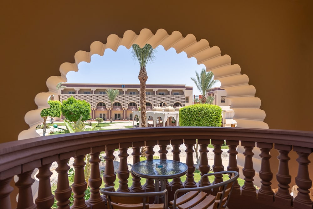 Sunrise Sentido Mamlouk Palace - All inclusive — Hotel building in Hurghada, Red Sea