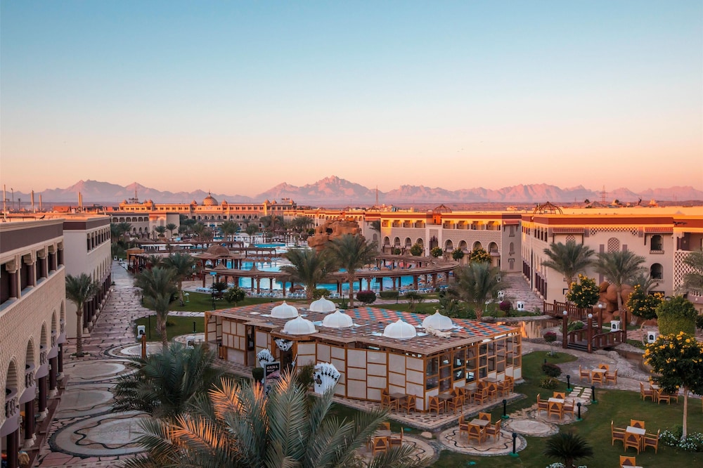 Sunrise Sentido Mamlouk Palace - All inclusive — Swimming pool in Hurghada, Red Sea