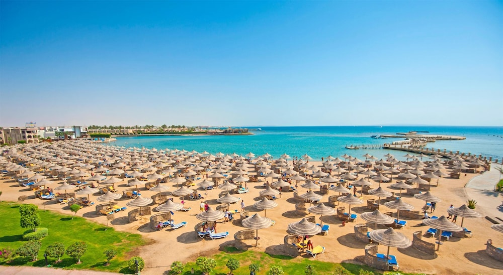 Sunrise Sentido Mamlouk Palace - All inclusive — Beach in Hurghada, Red Sea