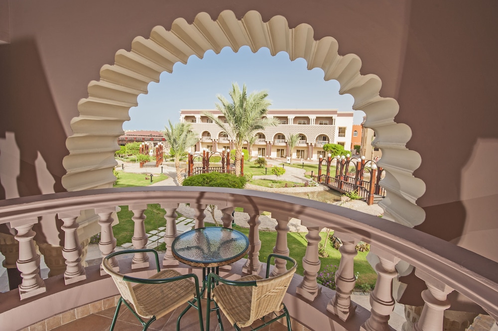 Sunrise Sentido Mamlouk Palace - All inclusive — Hotel building in Hurghada, Red Sea