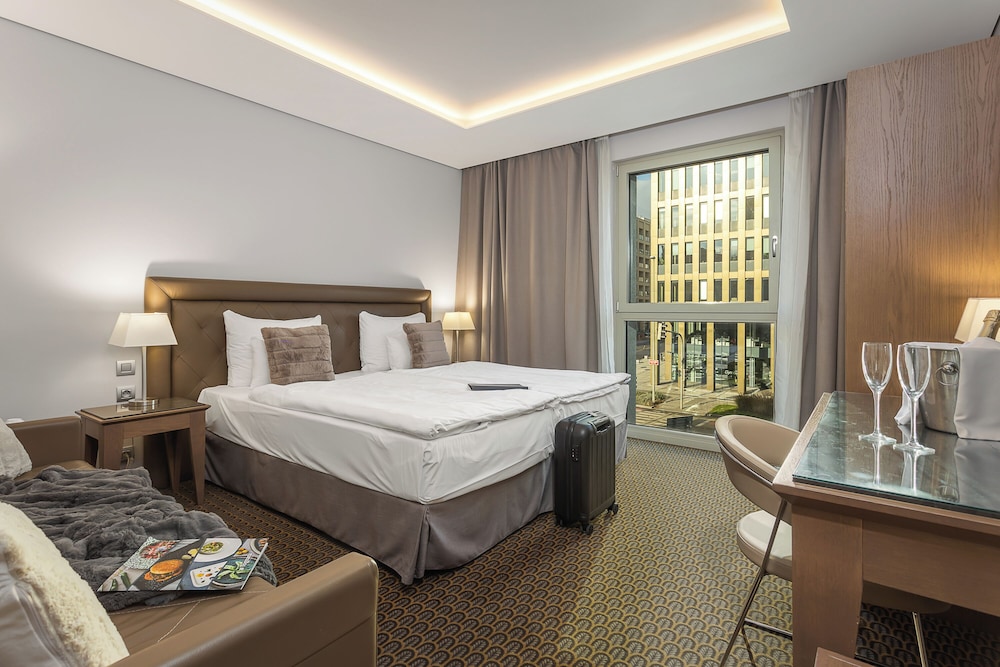 Hotel Royal Prague — Hotel rooms in Prague, Prague