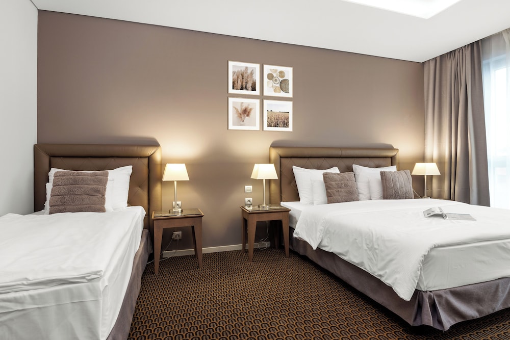 Hotel Royal Prague — Hotel rooms in Prague, Prague