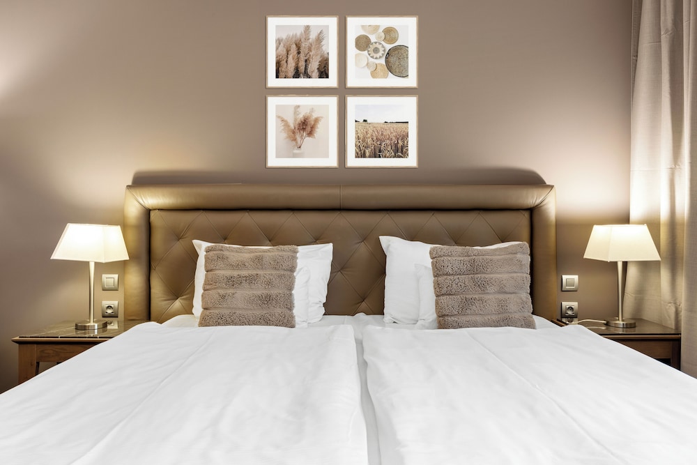 Hotel Royal Prague — Hotel rooms in Prague, Prague