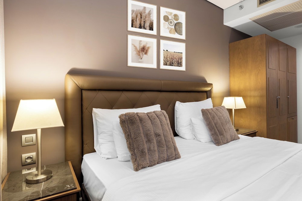 Hotel Royal Prague — Hotel rooms in Prague, Prague